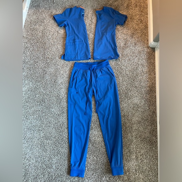 Scrubjoy royal blue scrub set (1 scrub pant, 2 shirts) - Picture 3 of 8